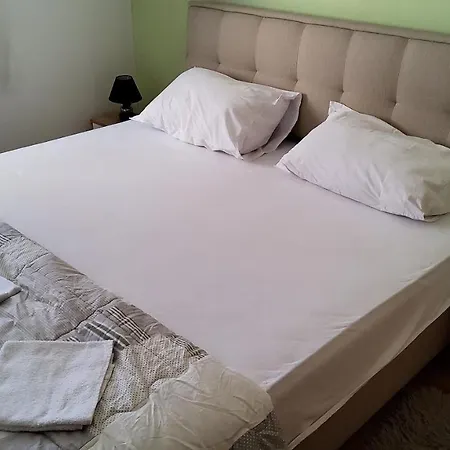 11 Sleeps 4 Guests Appartamento *