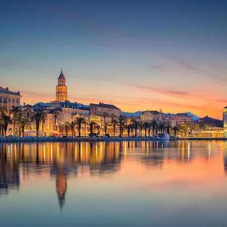 11 Sleeps 4 Guests Appartamento